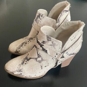 Fergalicious Chucky snake print Women's Ankle Boots size 9